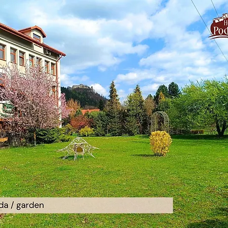 Podhradie Отель Поважска-Бистрица